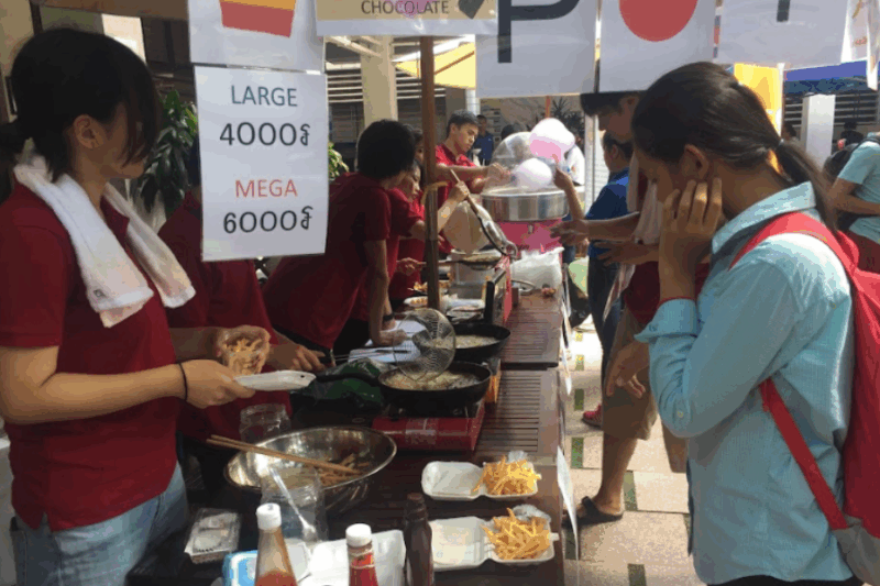 サムライカレー 販売の様子