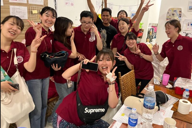 サムライカレーの学生の集合写真