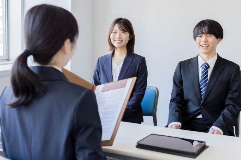 学生が面談を受ける様子