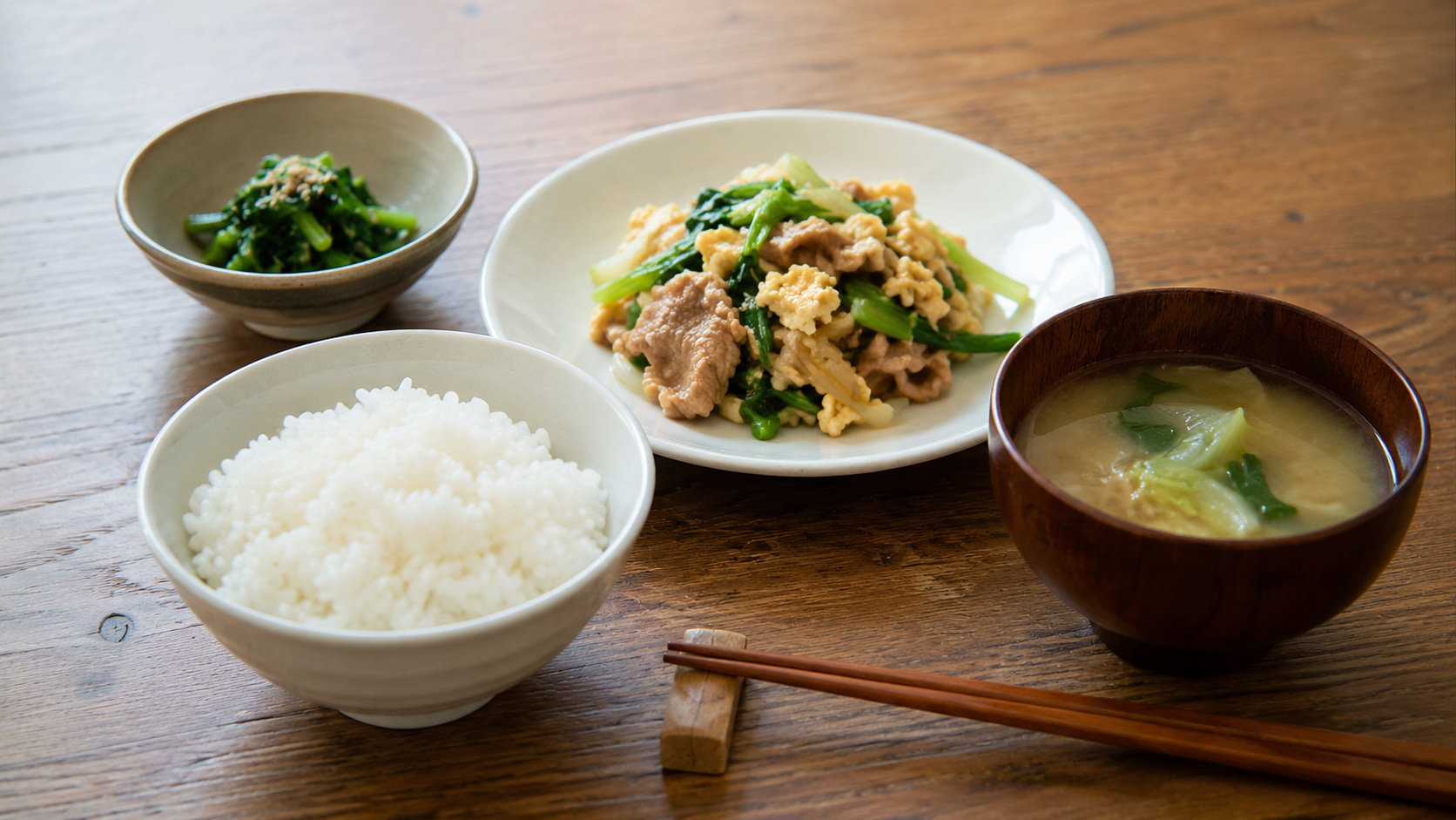 現地での食事の一例（栄養バランスに配慮した家庭的な献立）