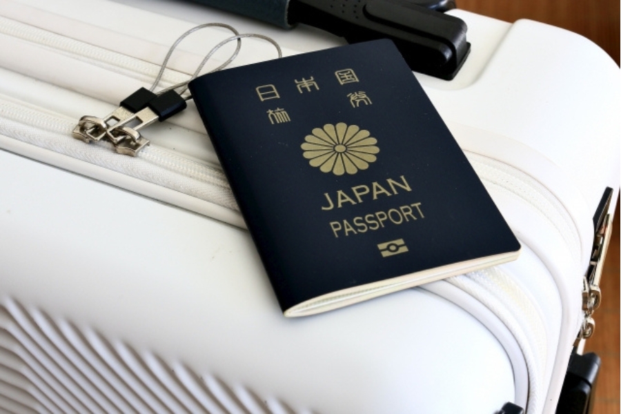未成年のパスポート申請に必要な書類は?保護者の署名や申請方法も解説