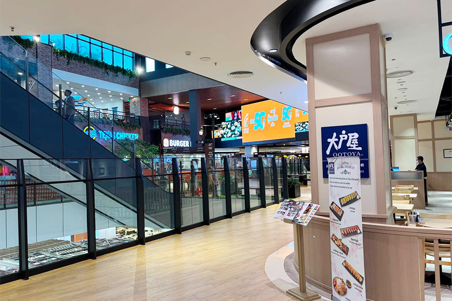 イオンモール内にある大戸屋の店舗前